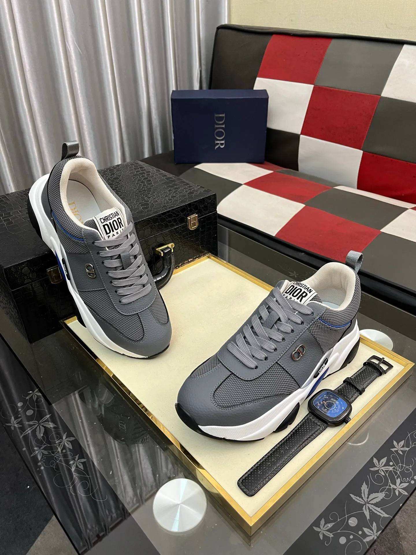 Men's men's shoes💰458⌚️⌚️Dior original quality.~ Unique modern style sneakers. 🏃A must-have casual shoe for trendy men😍😍 Original brand imported from Italy, imported original leather, sheep lining (refuses to discolor and grind feet) Sole: Original sole provided by the original factory, French lazy style design ⚠️Fit to the feet, original quality, super comfortable original sole. Just like shooting the real thing🎬The real thing is better, code number: 38-444⃣️colors available